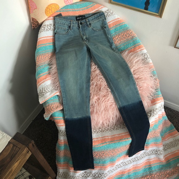 NWT NASTY GAL DIP DYE SKINNY JEANS - Picture 2 of 4